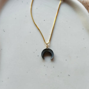 BLACK MOP CRESCENT MOON NECKLACE