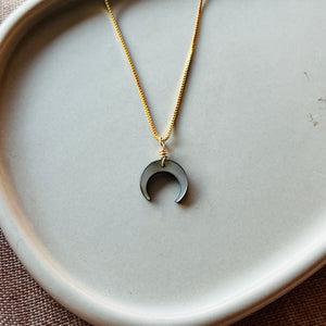 BLACK MOP CRESCENT MOON NECKLACE