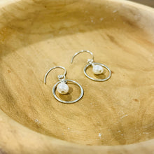 Load image into Gallery viewer, SILVER PEARL EARRINGS
