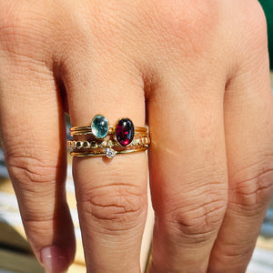 OVAL GEMSTONE RING